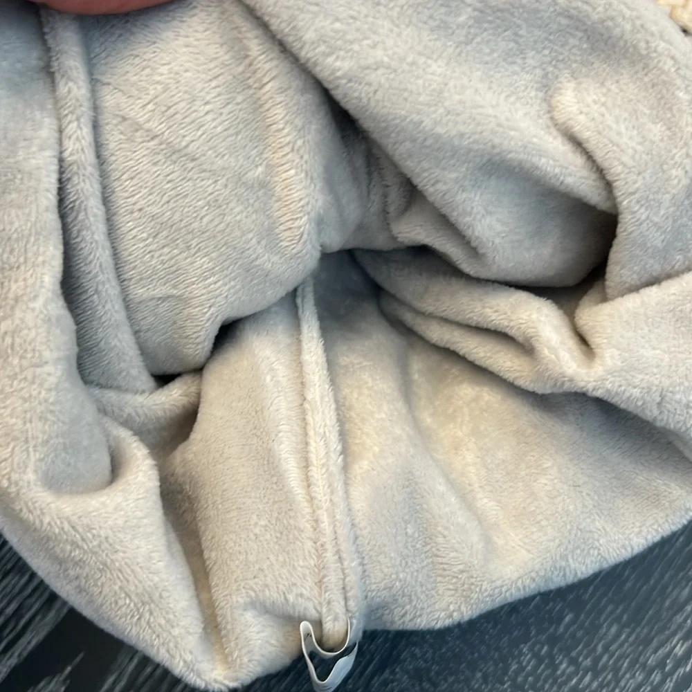 Gray Knit Metallic Pom Pom Hat-See Photos